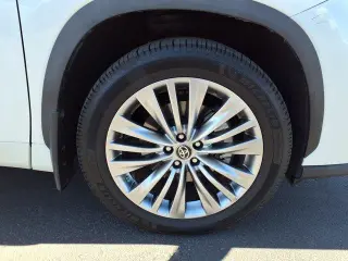 Toyota Highlander 2023 LE 4dr SUV