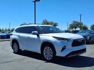 Toyota Highlander 2023 LE 4dr SUV