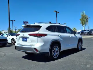 Toyota Highlander 2023 LE 4dr SUV
