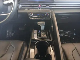 Hyundai ELANTRA Hybrid 2022 Limited 4dr Sedan