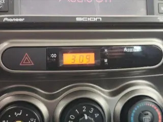 Scion xD 2014 Base 4dr Hatchback 4A
