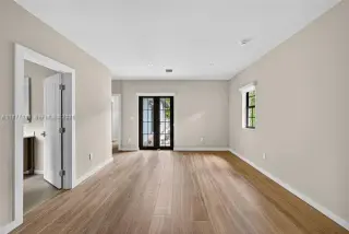 Propiedad en alquiler con 3 habitaciones y 3.5 baños en Coral Gables