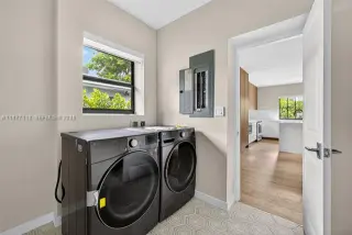 Propiedad en alquiler con 3 habitaciones y 3.5 baños en Coral Gables
