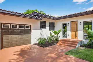 Propiedad en alquiler con 3 habitaciones y 3.5 baños en Coral Gables