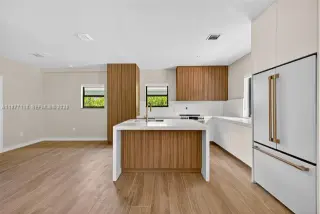 Propiedad en alquiler con 3 habitaciones y 3.5 baños en Coral Gables