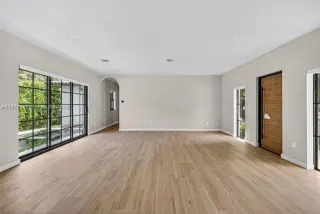 Propiedad en alquiler con 3 habitaciones y 3.5 baños en Coral Gables