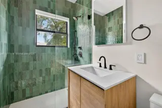 Propiedad en alquiler con 3 habitaciones y 3.5 baños en Coral Gables