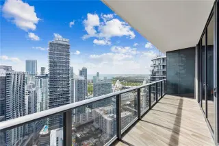 Propiedad en alquiler con 1 dormitorio y 1.5 baños en Miami