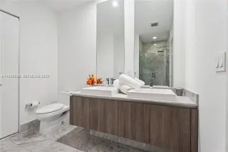 Propiedad en alquiler con 1 dormitorio y 1.5 baños en Miami