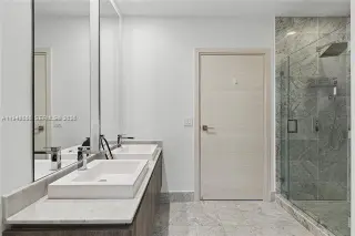 Propiedad en alquiler con 1 dormitorio y 1.5 baños en Miami