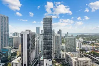 Propiedad en alquiler con 1 dormitorio y 1.5 baños en Miami