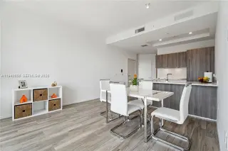 Propiedad en alquiler con 1 dormitorio y 1.5 baños en Miami