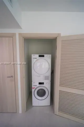 Propiedad en alquiler con 1 dormitorio y 1.5 baños en Miami
