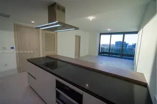 Propiedad en alquiler con 1 dormitorio y 1.5 baños en Miami