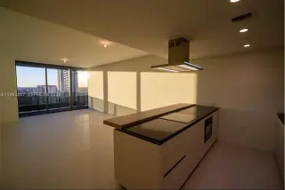 Propiedad en alquiler con 1 dormitorio y 1.5 baños en Miami