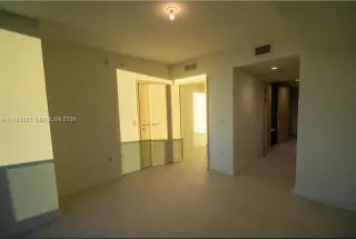 Propiedad en alquiler con 1 dormitorio y 1.5 baños en Miami