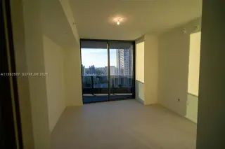 Propiedad en alquiler con 1 dormitorio y 1.5 baños en Miami
