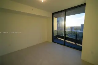 Propiedad en alquiler con 1 dormitorio y 1.5 baños en Miami