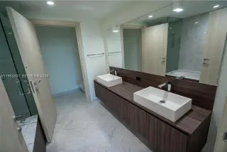 Propiedad en alquiler con 1 dormitorio y 1.5 baños en Miami