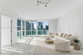 Propiedad en alquiler con 2 habitaciones y 2.5 baños en Miami
