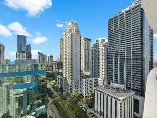Propiedad en alquiler con 2 habitaciones y 2.5 baños en Miami