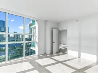 Propiedad en alquiler con 2 habitaciones y 2.5 baños en Miami