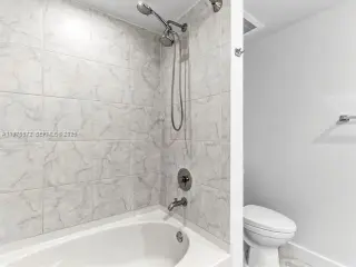 Propiedad en alquiler con 2 habitaciones y 2.5 baños en Miami