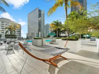 Propiedad en alquiler con 2 habitaciones y 2.5 baños en Miami