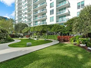 Propiedad en alquiler con 2 habitaciones y 2.5 baños en Miami