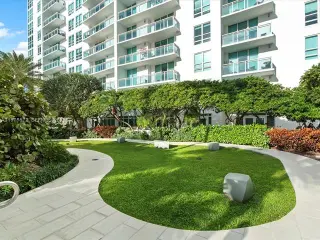 Propiedad en alquiler con 2 habitaciones y 2.5 baños en Miami