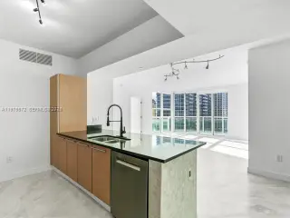 Propiedad en alquiler con 2 habitaciones y 2.5 baños en Miami