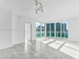 Propiedad en alquiler con 2 habitaciones y 2.5 baños en Miami