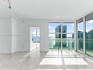 Propiedad en alquiler con 2 habitaciones y 2.5 baños en Miami