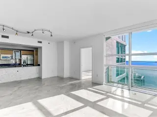 Propiedad en alquiler con 2 habitaciones y 2.5 baños en Miami
