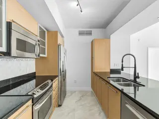 Propiedad en alquiler con 2 habitaciones y 2.5 baños en Miami