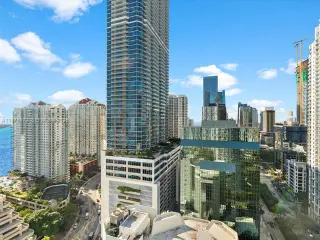 Propiedad en alquiler con 2 habitaciones y 2.5 baños en Miami