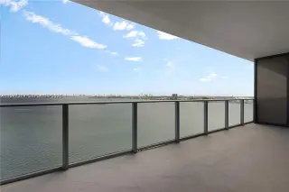 Propiedad en alquiler con 2 habitaciones y 3 baños en Miami