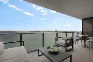 Propiedad en alquiler con 2 habitaciones y 3 baños en Miami