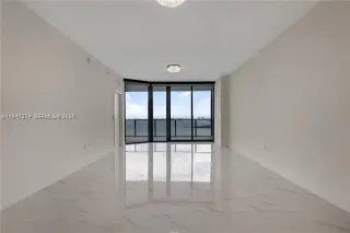 Propiedad en alquiler con 2 habitaciones y 3 baños en Miami