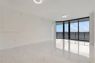 Propiedad en alquiler con 2 habitaciones y 3 baños en Miami