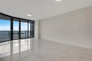Propiedad en alquiler con 2 habitaciones y 3 baños en Miami