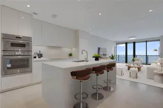 Propiedad en alquiler con 2 habitaciones y 3 baños en Miami
