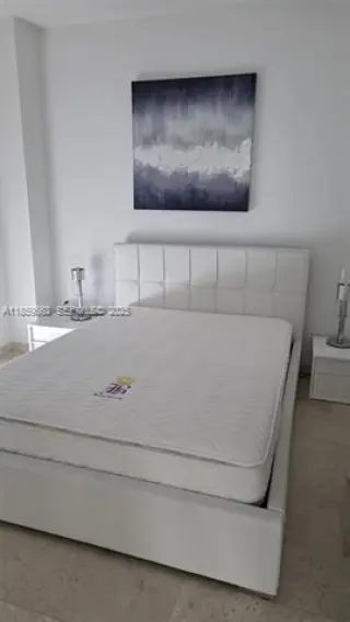Propiedad en alquiler con 2 habitaciones y 2.5 baños en Miami