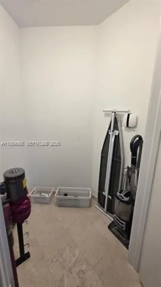 Propiedad en alquiler con 2 habitaciones y 2.5 baños en Miami