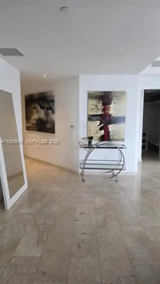Propiedad en alquiler con 2 habitaciones y 2.5 baños en Miami