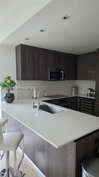 Propiedad en alquiler con 2 habitaciones y 2.5 baños en Miami