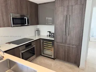 Propiedad en alquiler con 2 habitaciones y 2.5 baños en Miami