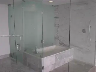Propiedad en alquiler con 1 dormitorio y 1.5 baños en Miami