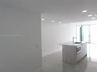 Propiedad en alquiler con 1 dormitorio y 1.5 baños en Miami