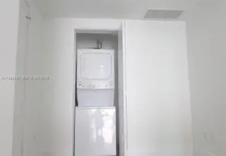 Propiedad en alquiler con 1 dormitorio y 1.5 baños en Miami